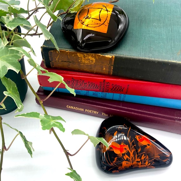 Vintage Vietnam Dotasco Hand-painted Paperweights - Picture 1 of 8